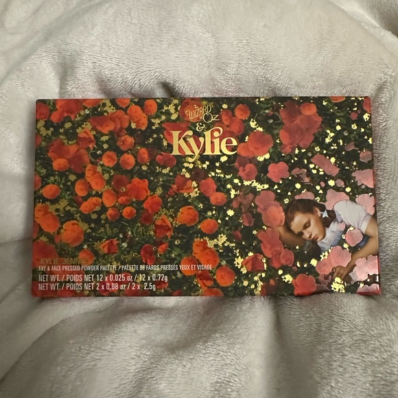 Kylie Cosmetics Wizard Of Oz Eye & Face Pressed Powder Pallete - Picture 2 of 8